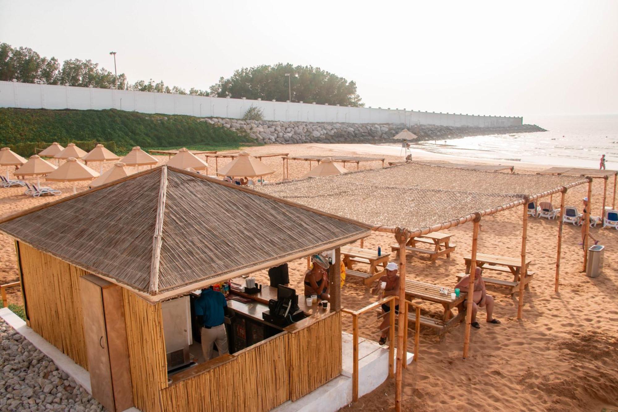 Bm Beach Hotel Ras al-Khaimah Exterior photo